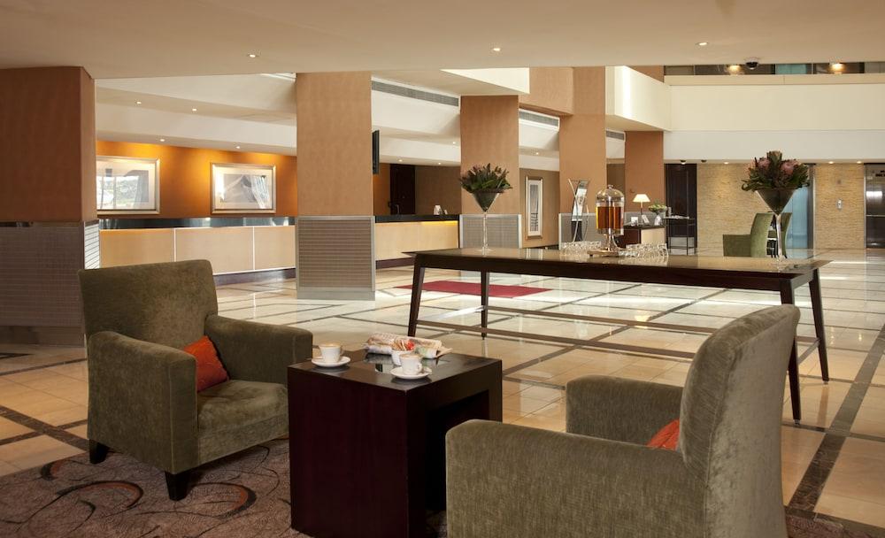 Southern Sun Or Tambo International Airport Hotel Kempton Park Buitenkant foto Reception area