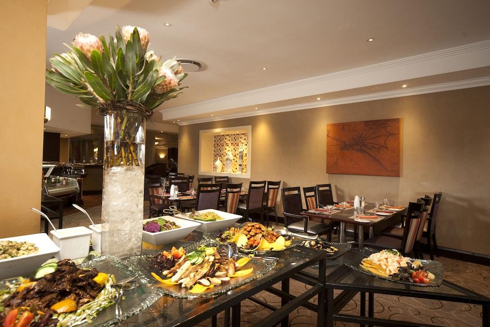 Southern Sun Or Tambo International Airport Kempton Park Buitenkant foto A restaurant in Johannesburg, South Africa