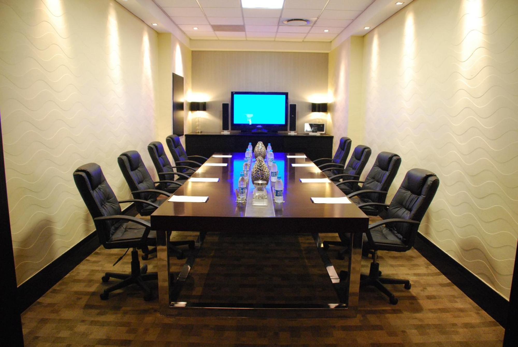 Southern Sun Or Tambo International Airport Hotel Kempton Park Buitenkant foto Meeting room